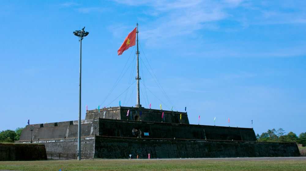 Flag pole