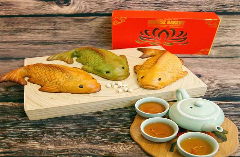 Carp-shaped mooncakes (Vietnam moon cake)