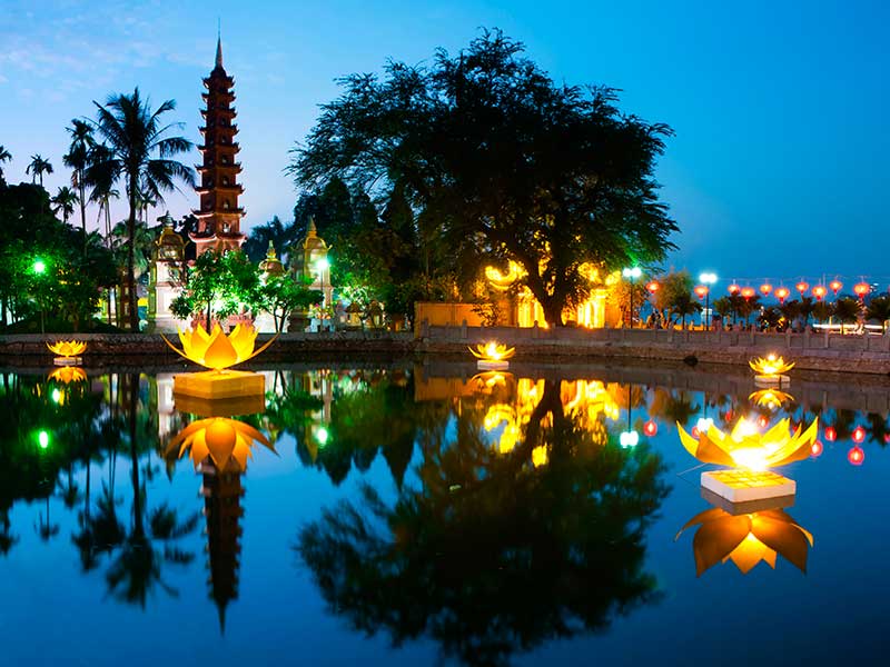 Trấn Quốc Pagoda the oldest Buddhist temple in Hanoi, is located on a small island near the southeastern shore of Hanoi's West Lake, Vietnam