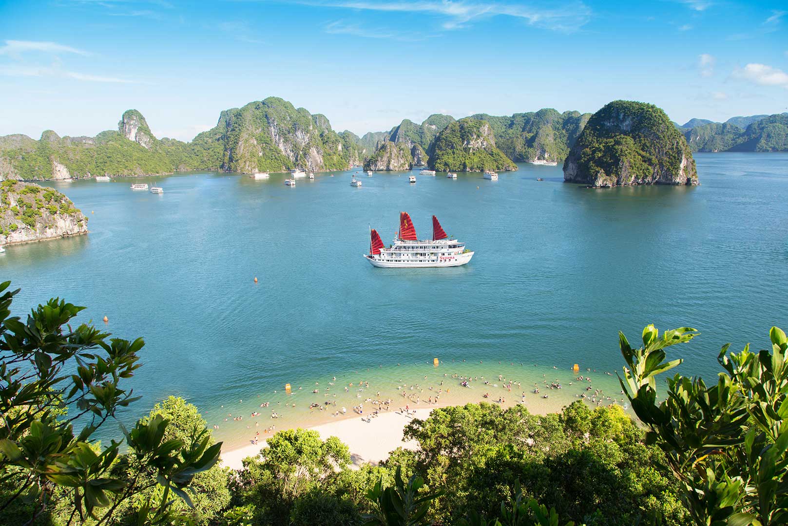 The Ultimate Halong Bay Travel Guide (Vietnam)