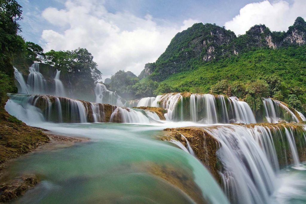 Ban Gioc waterfall, Cao Bang, Vietnam (Most beautiful natural wonders in Vietnam)