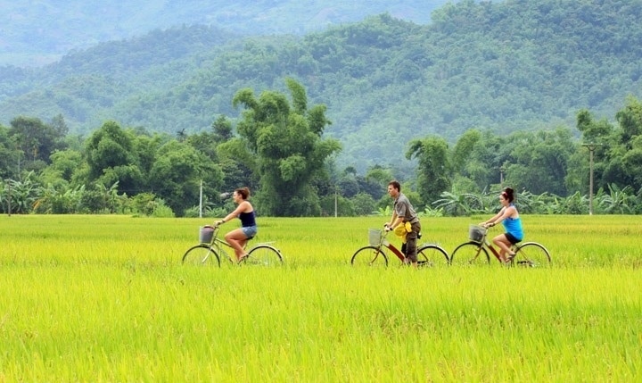 Biking in Mai Chau