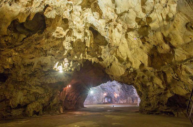Mo Luong Cave, Mai Chau, Hoa Binh, Vietnam
