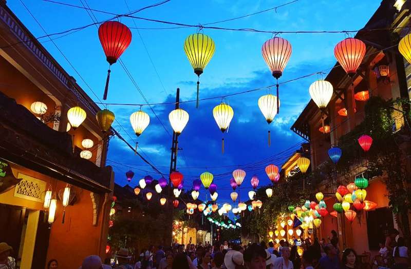Arrive in Hoi An on the full moon day (Best things to do in Hoi An)