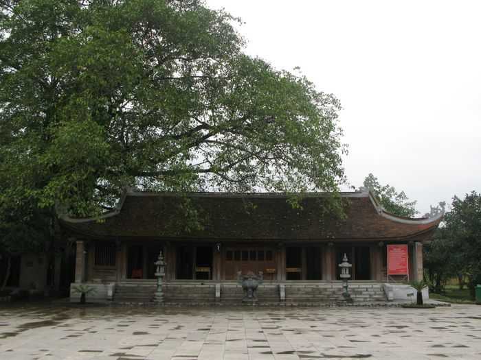 Au Co Mother temple