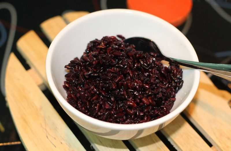 Fermented Sticky Rice is popular throughout the region on the occasion of the Doan Ngo Festival (Tet Doan Ngo)