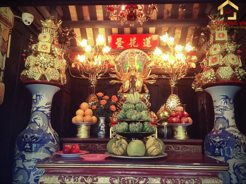 Inside One Pillar Pagoda