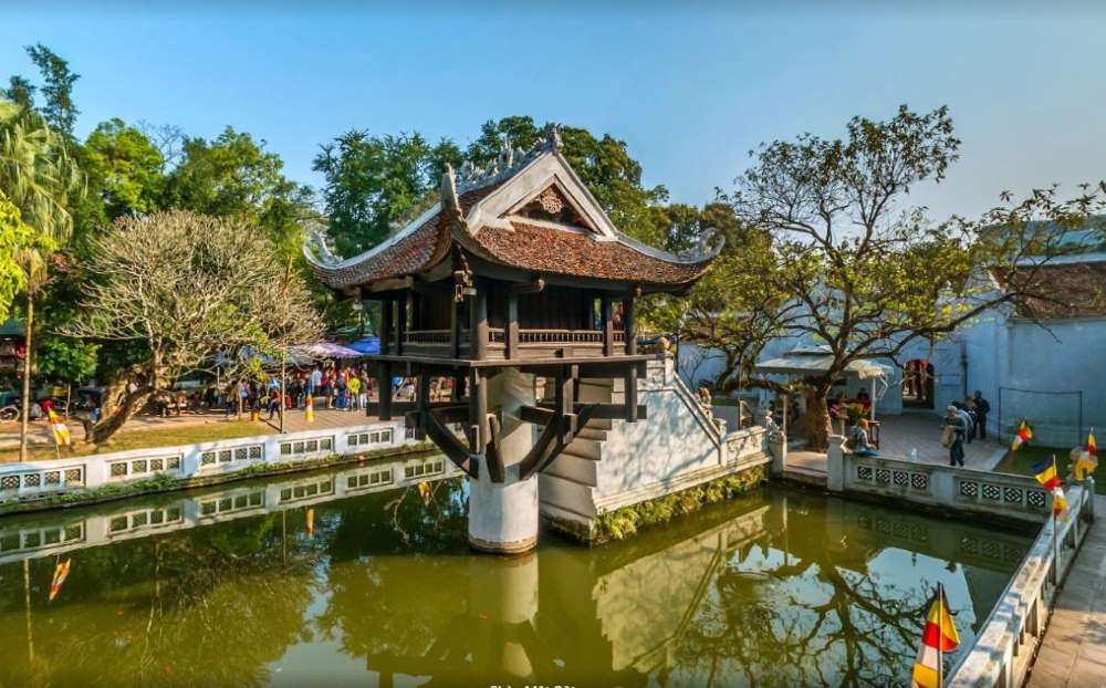 One Pillar Pagoda Hanoi (Best places to visit on Vietnam Independence Day)