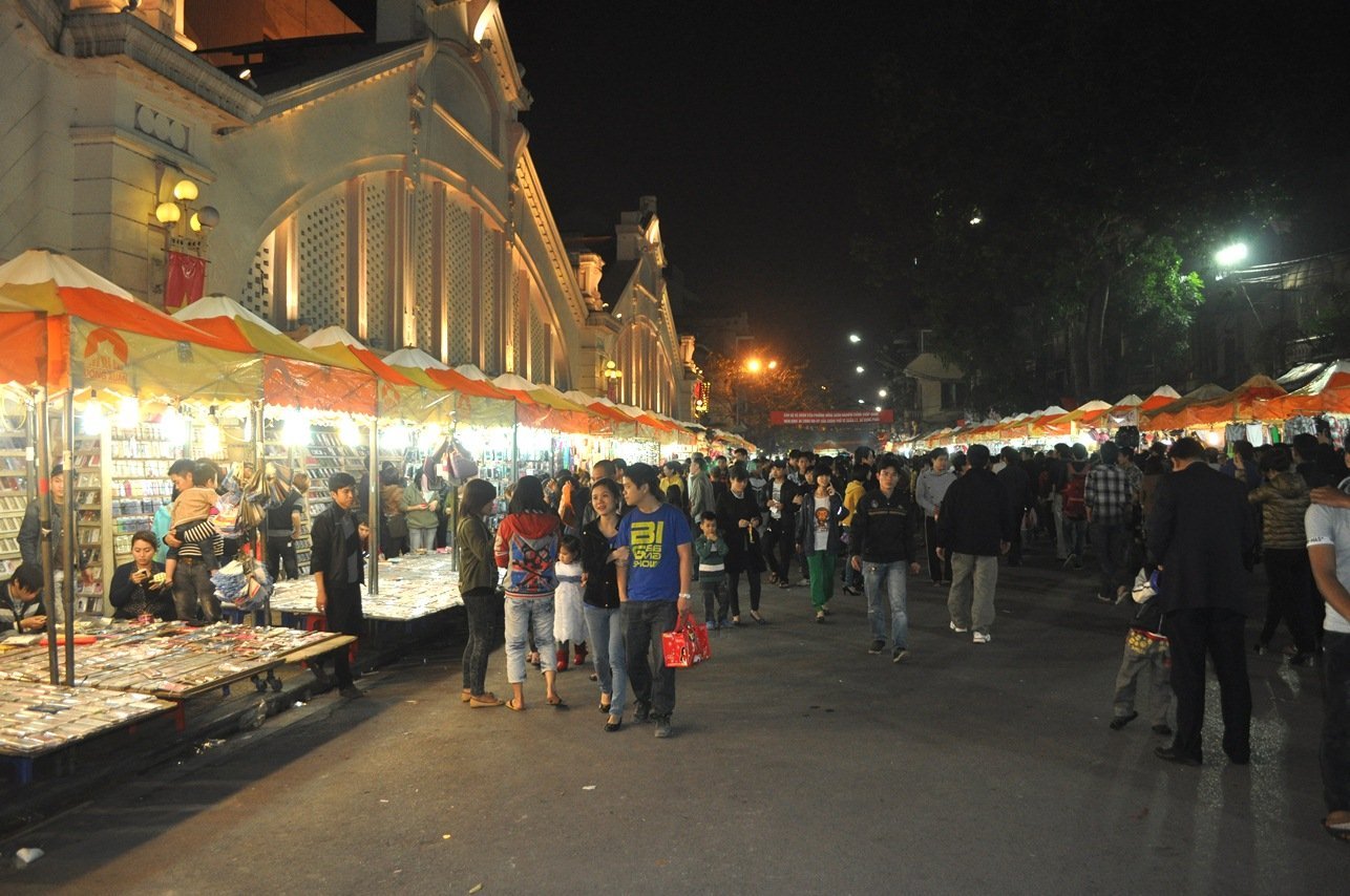 Dong Xuan Night Market