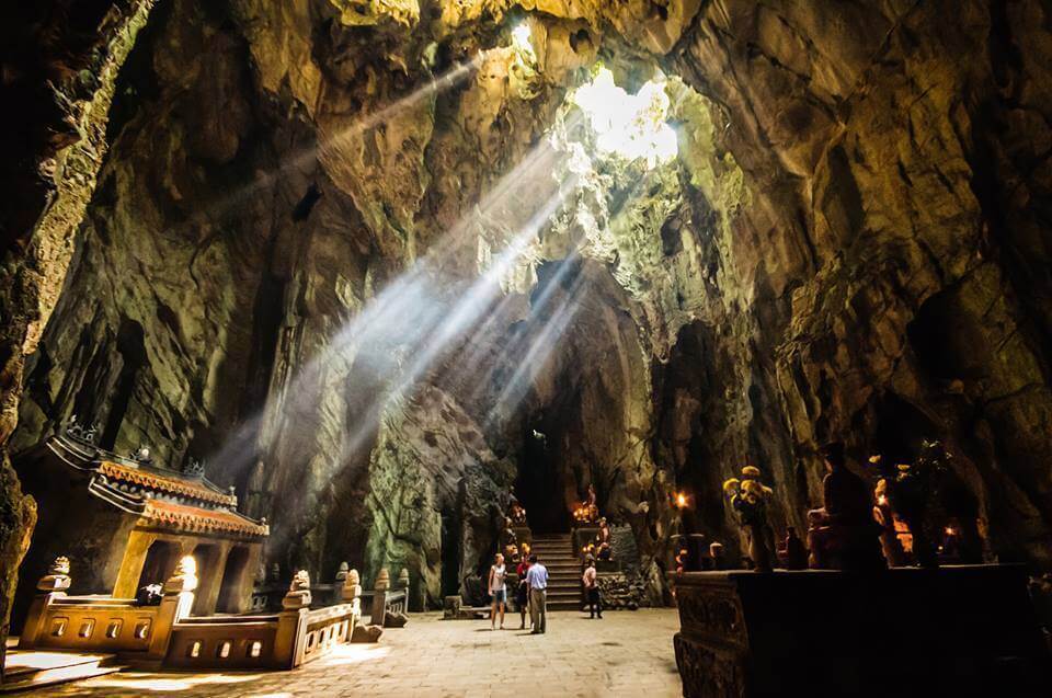 Huyen Khong Cave owns the most beautiful scenery among the caves in Ngu Hanh Son.