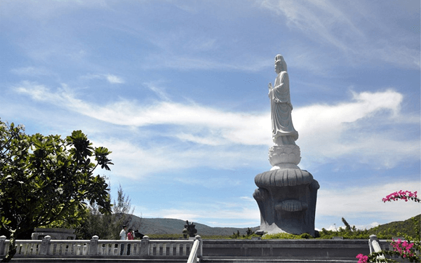 Quan Am Nam Hai Pagoda (Top famous pagodas in Nha Trang)