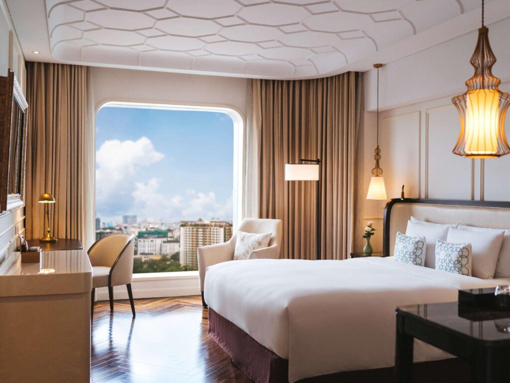 Sky Deluxe Executive King Room - Hotel des Arts Saigon MGallery Collection