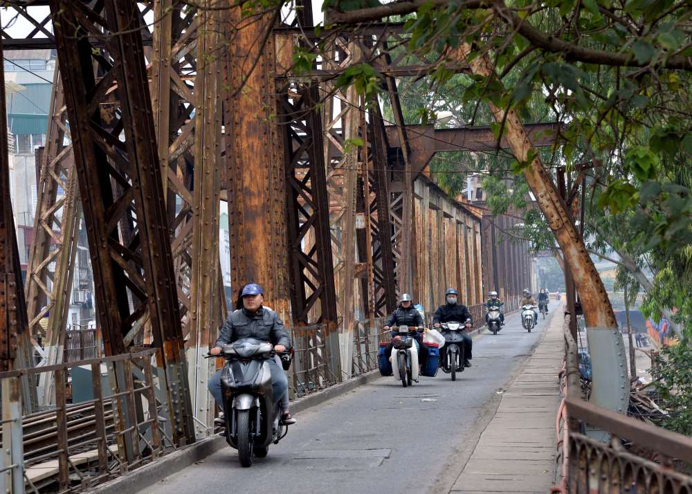 Long Bien Bridge