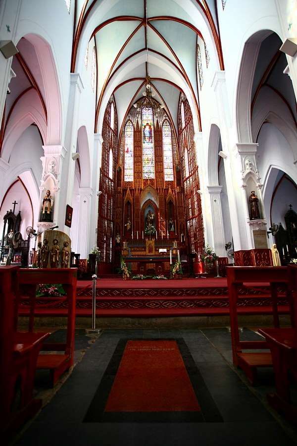 The sanctuary in the church is decorated in the traditional folk art style