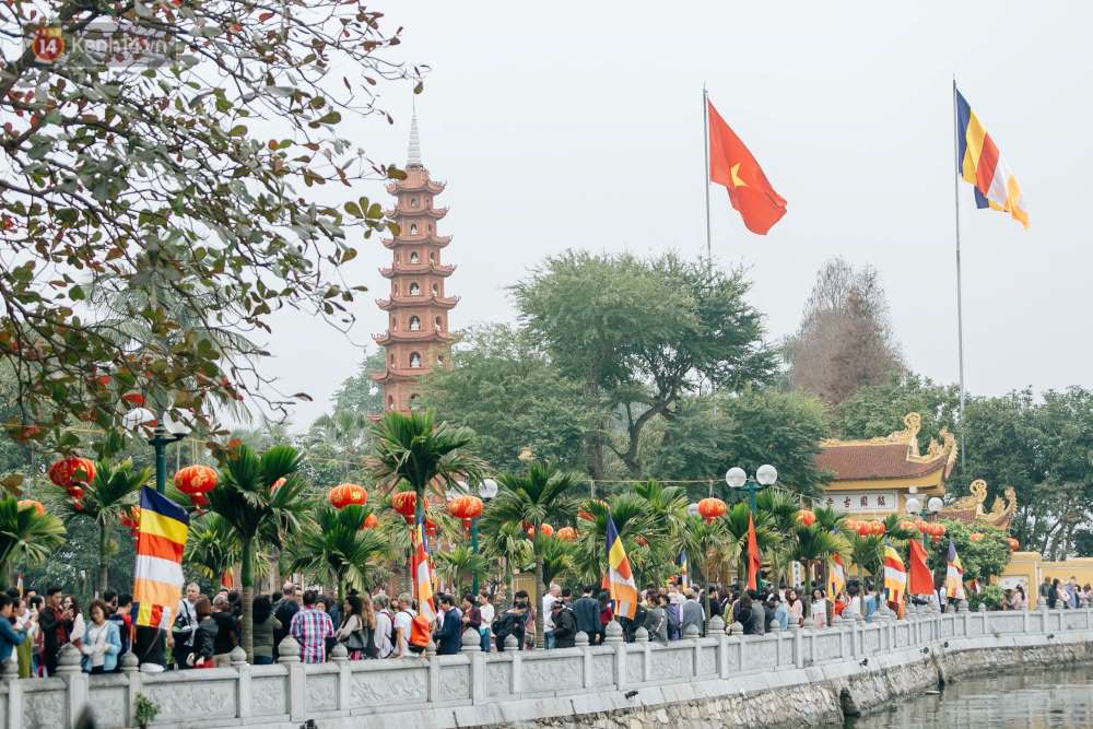 Tran Quoc Pagoda on New Year's Day