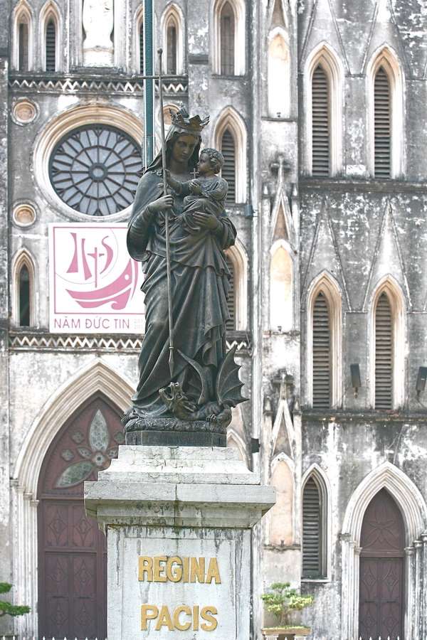 the statue of Our Lady holding the Child St. Joseph's Cathedral, Hanoi