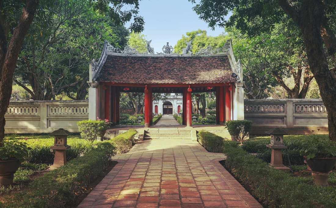 Dai Trung Gate