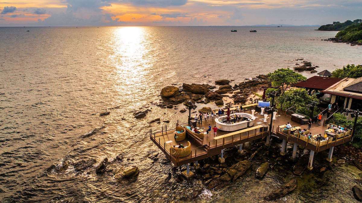 Shri Beach Club & Bar (The most beautiful sunset bars in Phu Quoc Island)