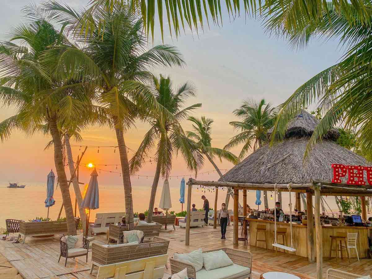 Shri Beach Club & Bar (The most beautiful sunset bars in Phu Quoc Island)